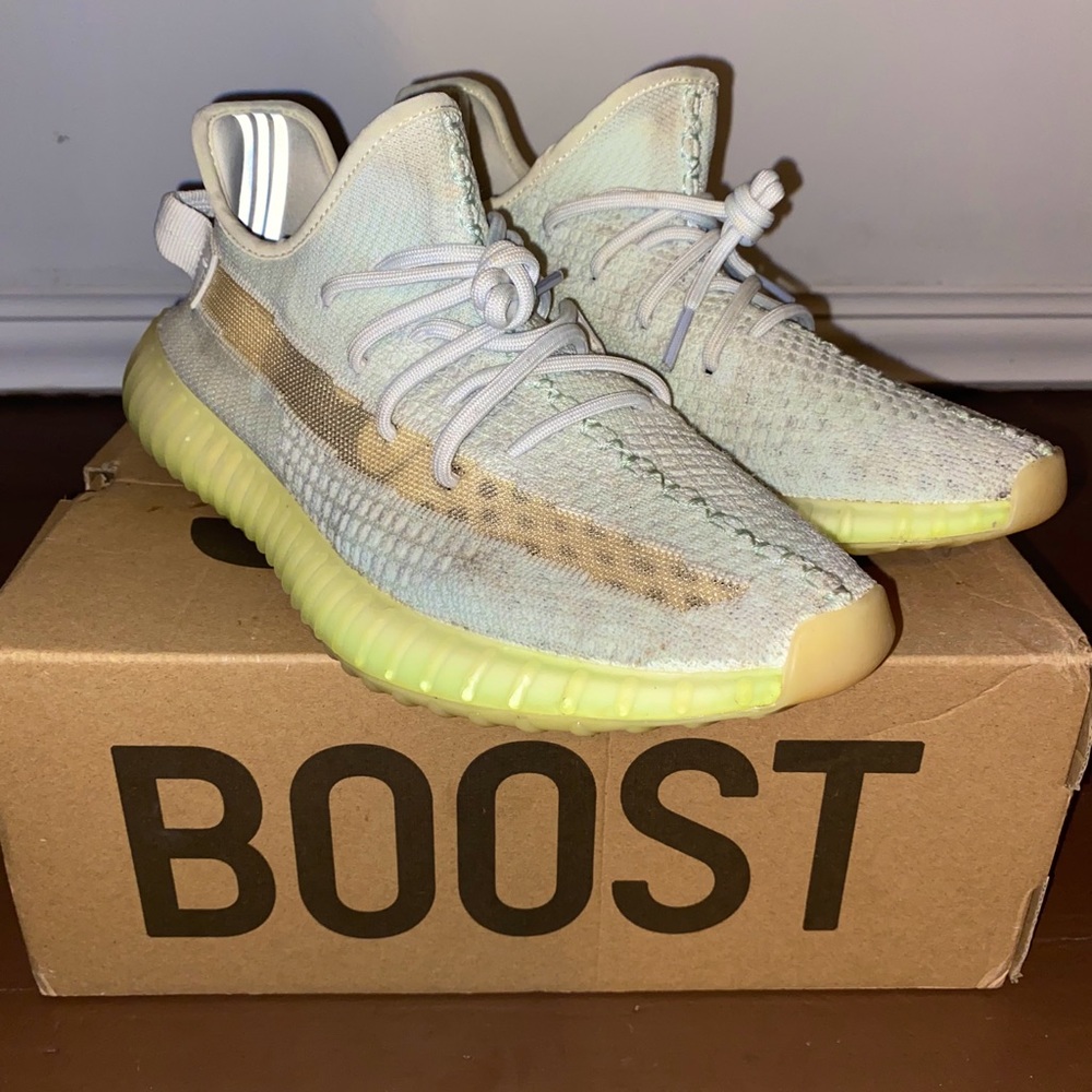 AUTHENTIC YEEZY HYPERSPACE’s very good shape